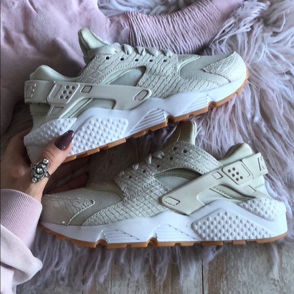 NWT Nike Huarache run Special edition - Picture 7 of 8